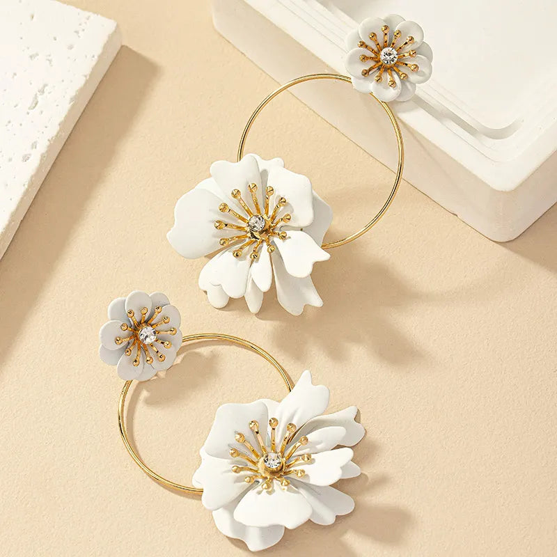 Boucle D'oreille Fleur Blanche (Fantaisie)