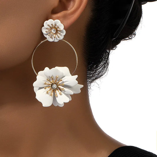 Boucle D'oreille Fleur Blanche (Fantaisie)