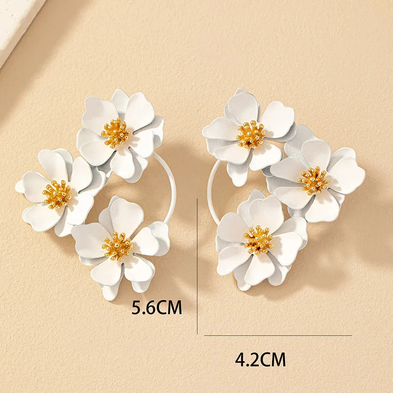 Boucle D'oreille Fleurs Blanche BCF030324 (Fantaisie)