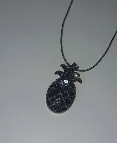 Black pineapple necklace