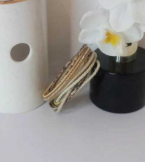 Beige magnetic bracelet