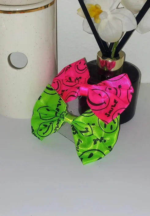 Set of 2 neon bow clips