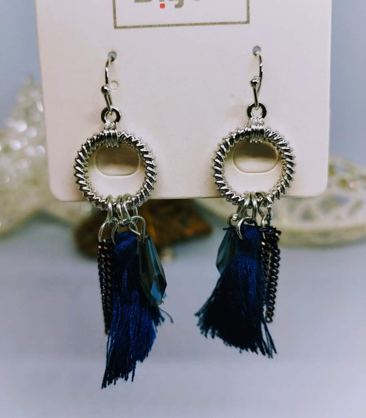 Blue fringe earring (fancy)