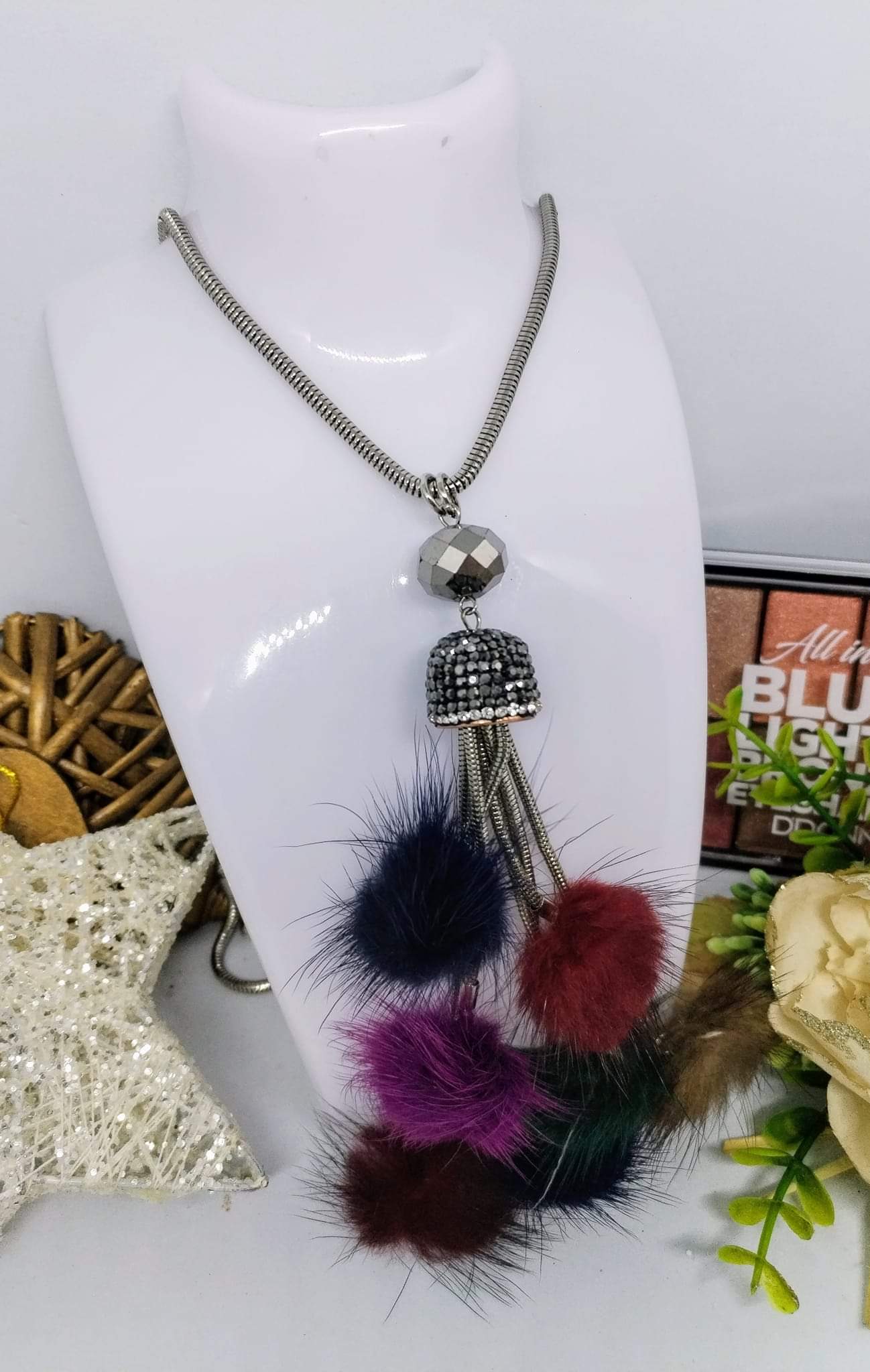 Pompom necklace