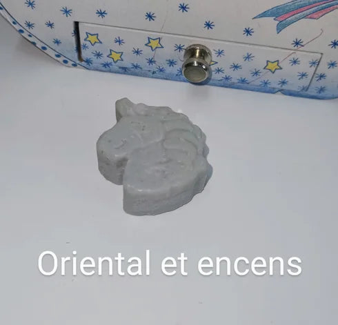 Oriental fondant and incense