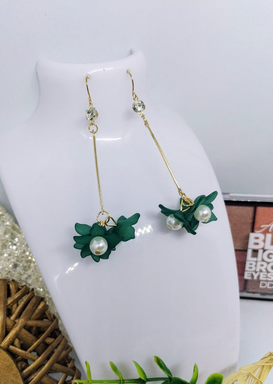 Boucle d'oreille fleur verte (fantaisie)