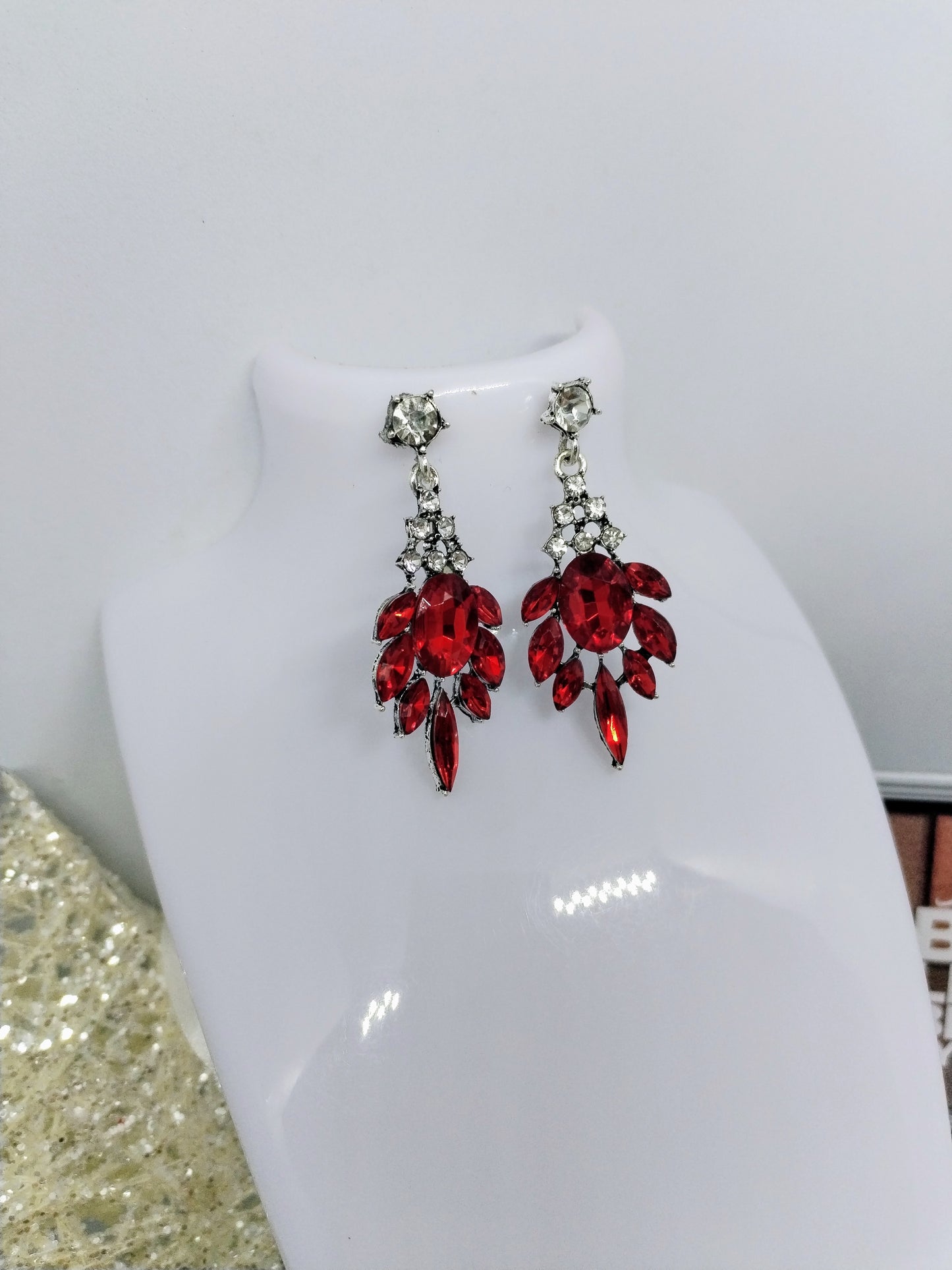 Boucle d'oreille pierre rouge (Fantaisie)